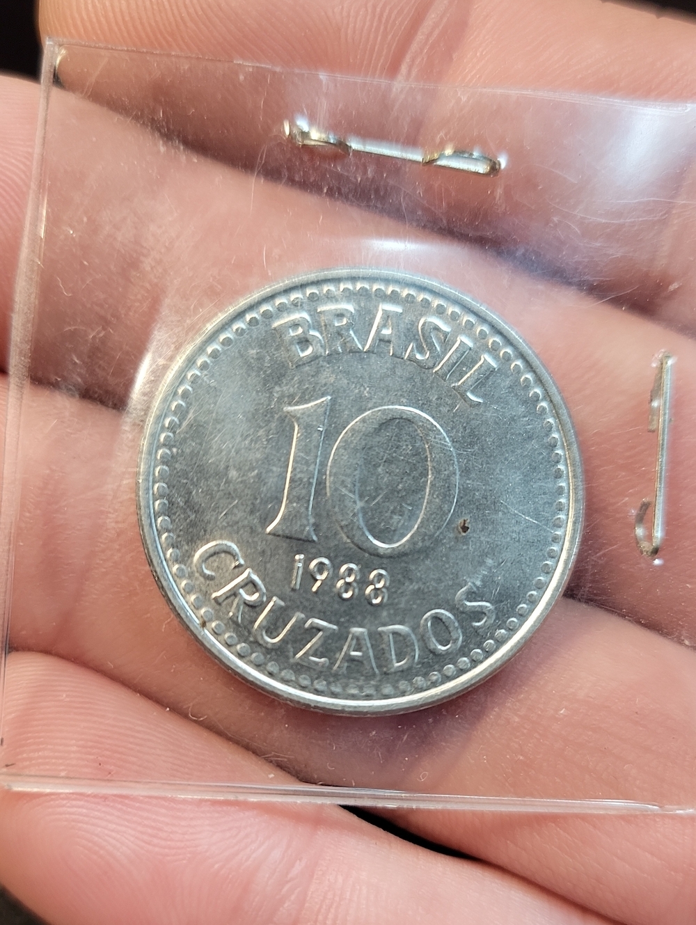 10 Cruzados Coin - Silver Tone Collectible